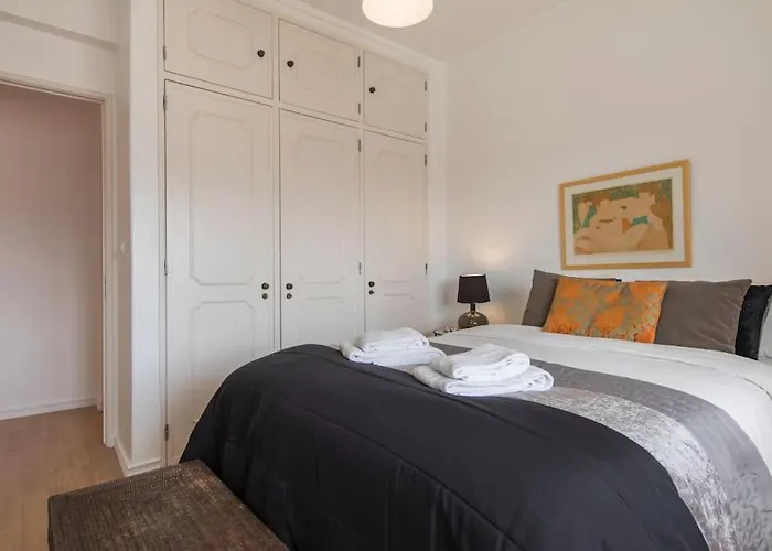 - Castle View Balcony Appartement