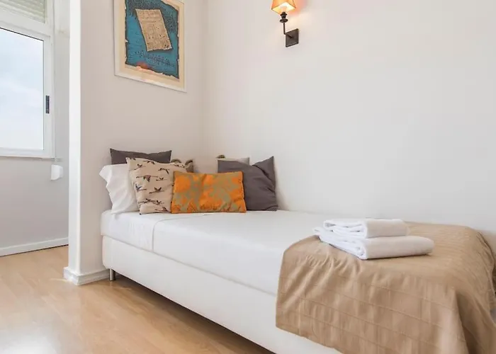 - Castle View Balcony Lizbona